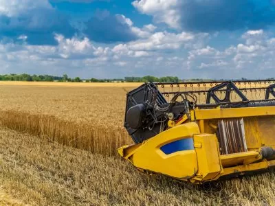 graxa para máquinas agrícolas: máquina trabalhando